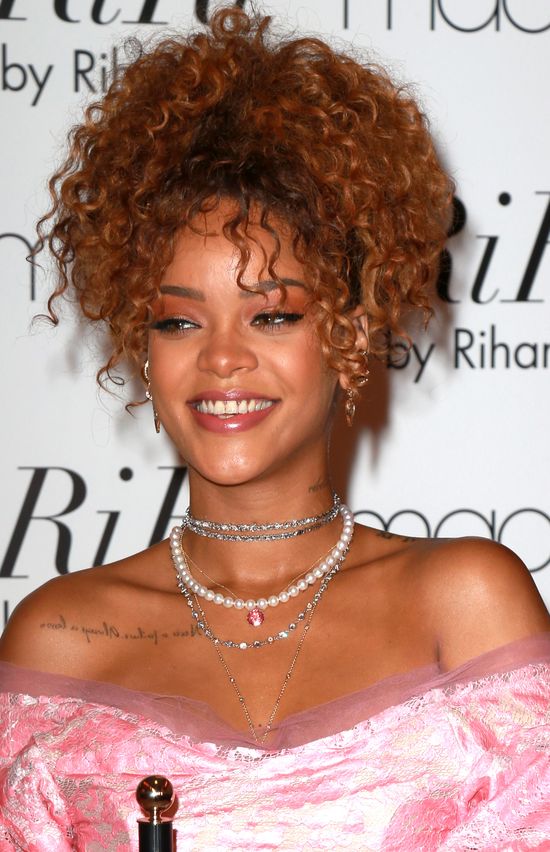 Rihanna promuje perfumy, a fani pytają: Gdzie nowa płyta? Rihanna promuje perfumy, a fani pytają: Gdzie nowa płyta?