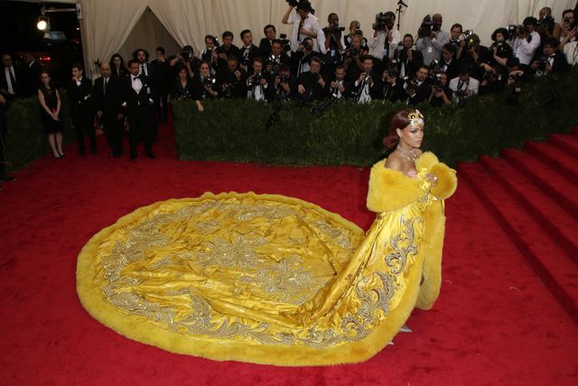 Rihanna w największej kreacji na gali MET (FOTO) Rihanna w największej kreacji na gali MET (FOTO)