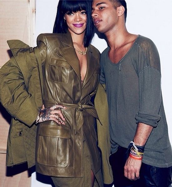 Rihanna - seks bomba w kolorze khaki (FOTO) Rihanna - seks bomba w kolorze khaki (FOTO)