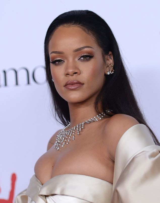 Rihanna bez peruki i doczepów. Tak teraz wyglądają jej naturalne włosy? Rihanna bez peruki i doczepów. Tak teraz wyglądają jej naturalne włosy?