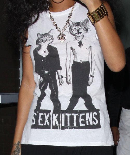 Chcesz mieć bluzkę jak Rihanna? (FOTO) Chcesz mieć bluzkę jak Rihanna? (FOTO)