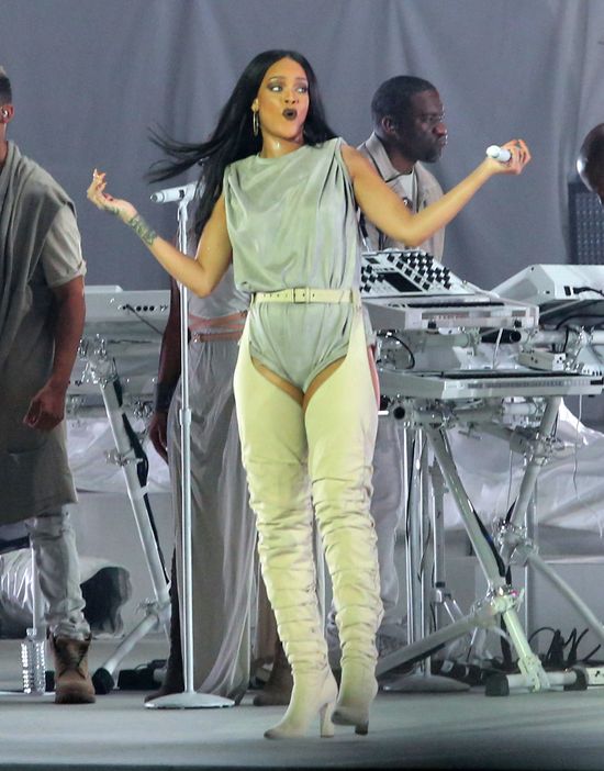  Rihanna i Calvin Harris wypuszczają wspólny numer! Beyonce się nie boją?