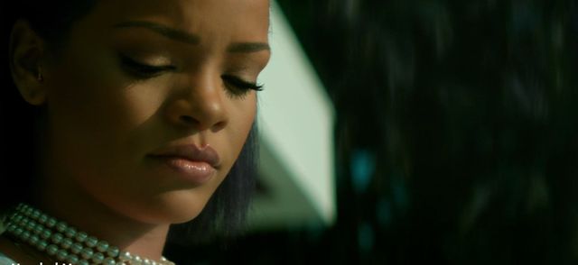 Rihanna przesadziła? Jej nowy klip obejrzą tylko DOROŚLI? 