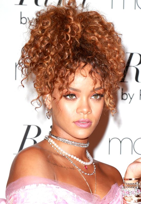 Rihanna promuje perfumy, a fani pytają: Gdzie nowa płyta? Rihanna promuje perfumy, a fani pytają: Gdzie nowa płyta?