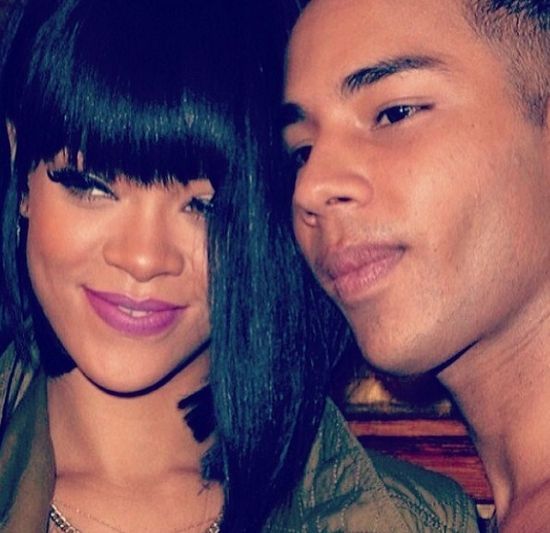 Rihanna - seks bomba w kolorze khaki (FOTO) Rihanna - seks bomba w kolorze khaki (FOTO)