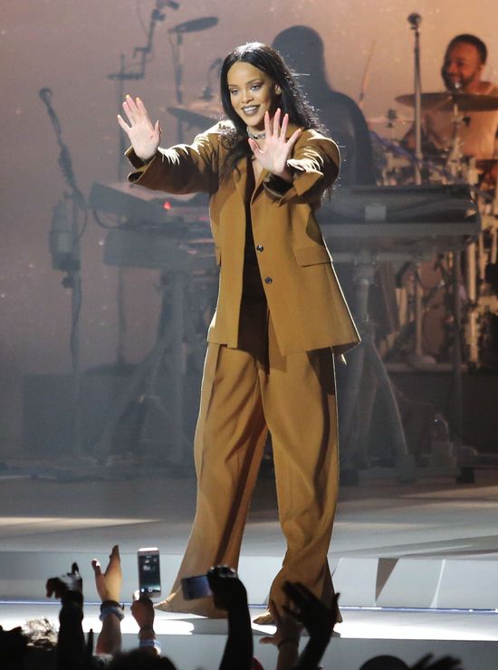Koncertowe stroje Rihanny