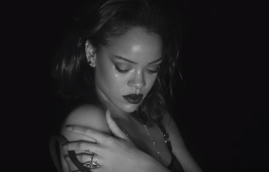 Teledysk do Kiss It Better Rihanny najseksowniejszym w jej karierze?