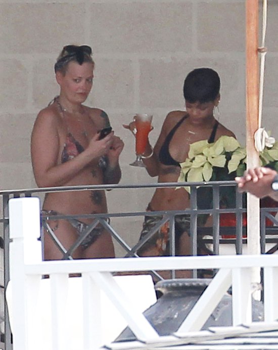 Riahnna w bikini na Barbadosie (FOTO) Riahnna w bikini na Barbadosie (FOTO)