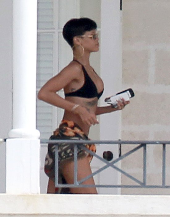 Riahnna w bikini na Barbadosie (FOTO) Riahnna w bikini na Barbadosie (FOTO)