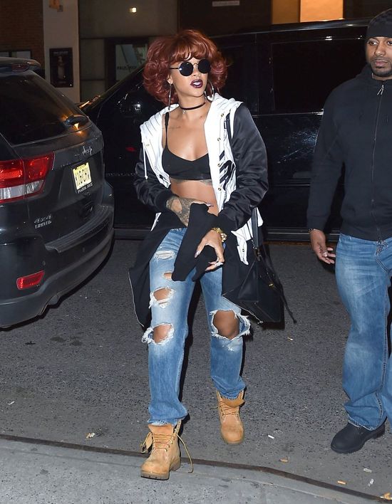 Rihanna zmasakrowała swoją sylwetkę? (FOTO)