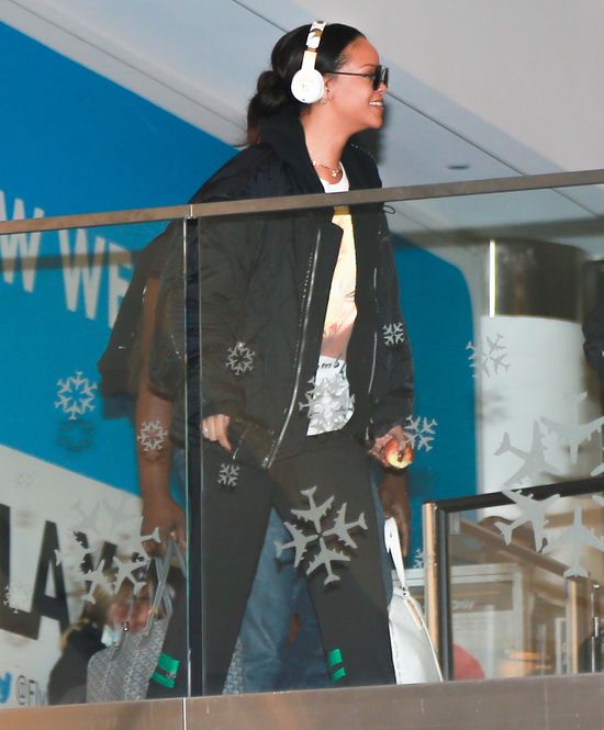 To NIE jest zachowanie typowe dla Rihanny (FOTO)