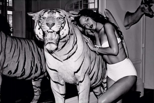 Rihanna robi się nudna? (FOTO)