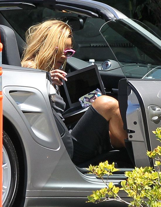 Rihanna w dodze do studia  