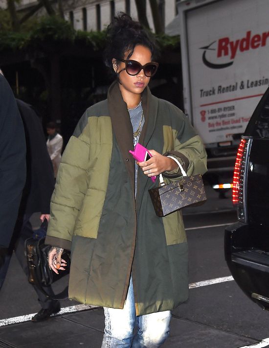 Ten gustowny kuferek to teraz jej ulubiony dodatek (FOTO) Ten gustowny kuferek to teraz jej ulubiony dodatek (FOTO)