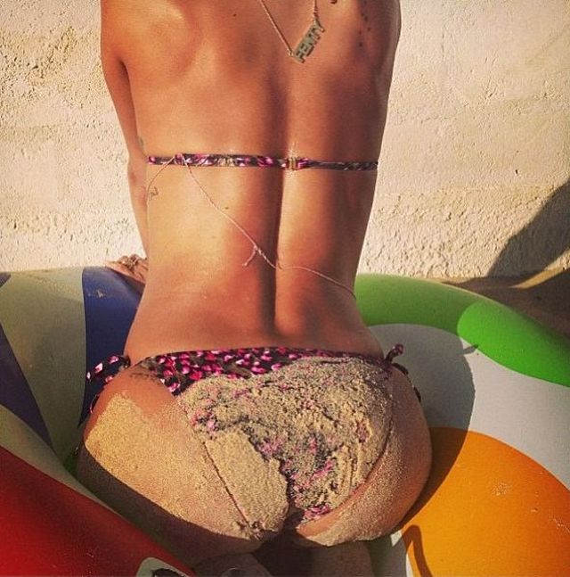 Rihanna: Moja plaża jest lepsza (FOTO) Rihanna: Moja plaża jest lepsza (FOTO)
