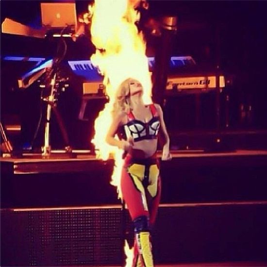 Rihanna zapaliła się na scenie