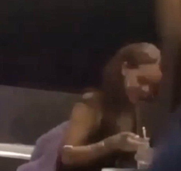 Rihanna przyłapana na wciąganiu narkotyków? (Instagram)