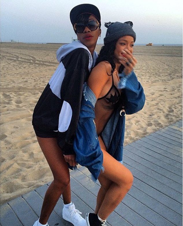 Wielkanocny klimat w wydaniu Rihanny (FOTO)