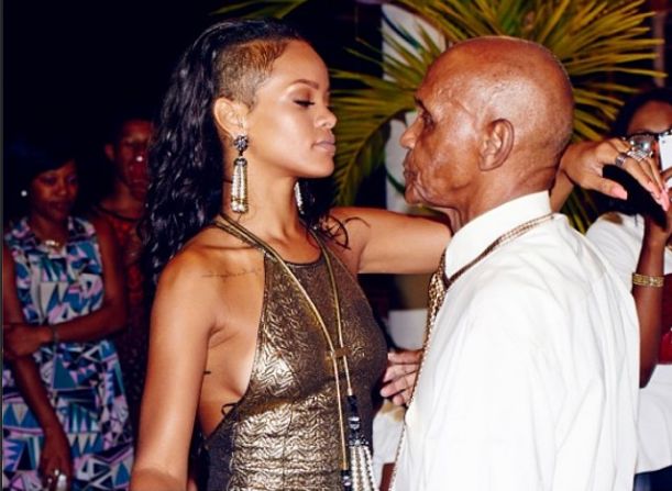 Rihanna to jednak dobra dziewczyna? (FOTO) Rihanna to jednak dobra dziewczyna? (FOTO)