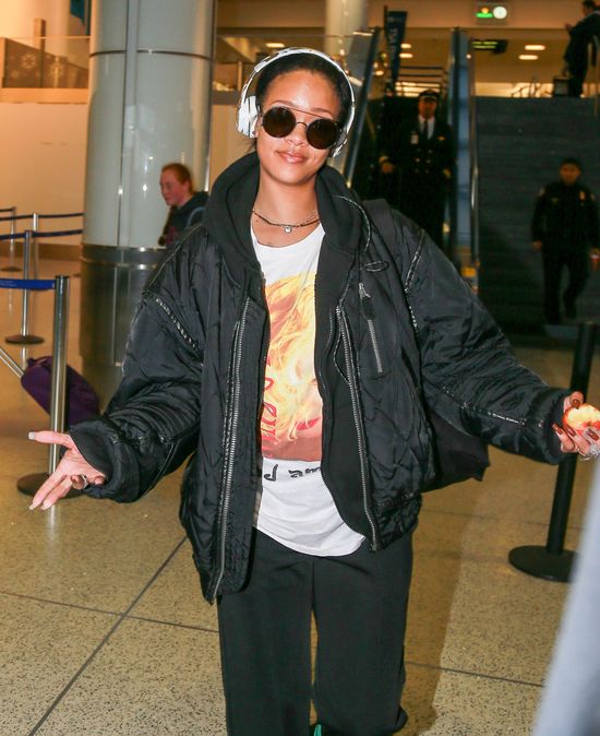 To NIE jest zachowanie typowe dla Rihanny (FOTO)