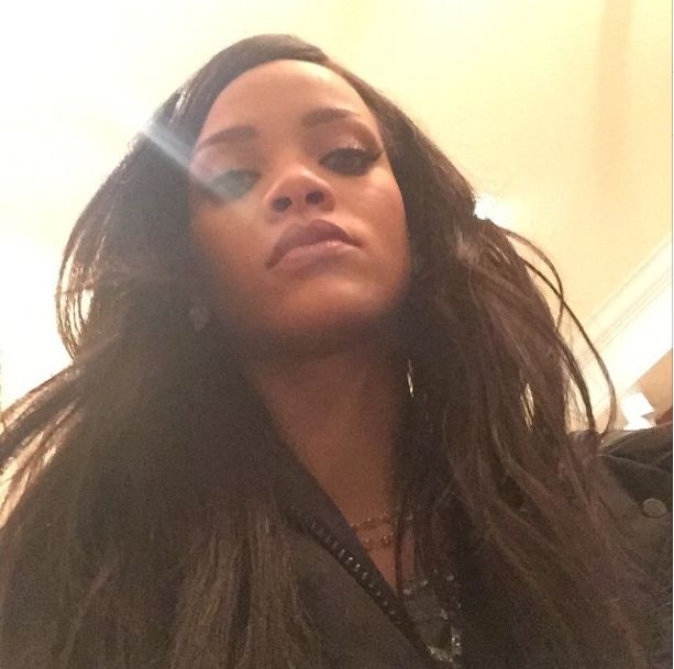 Rihanna przyłapana na wciąganiu narkotyków? (Instagram)