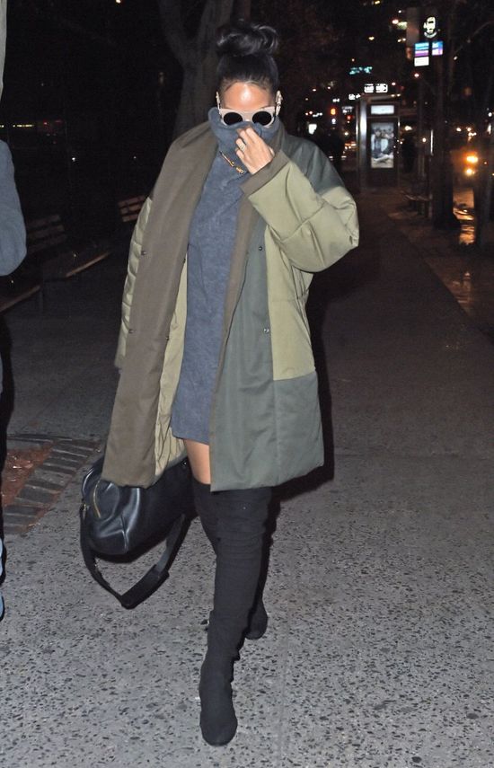 Te zdjęcia Rihanny wywołały falę komentarzy (FOTO)