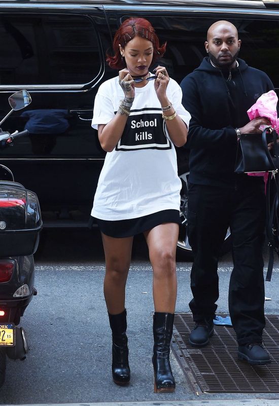 Fani do Rihanny: Masz grube nogi! (FOTO)