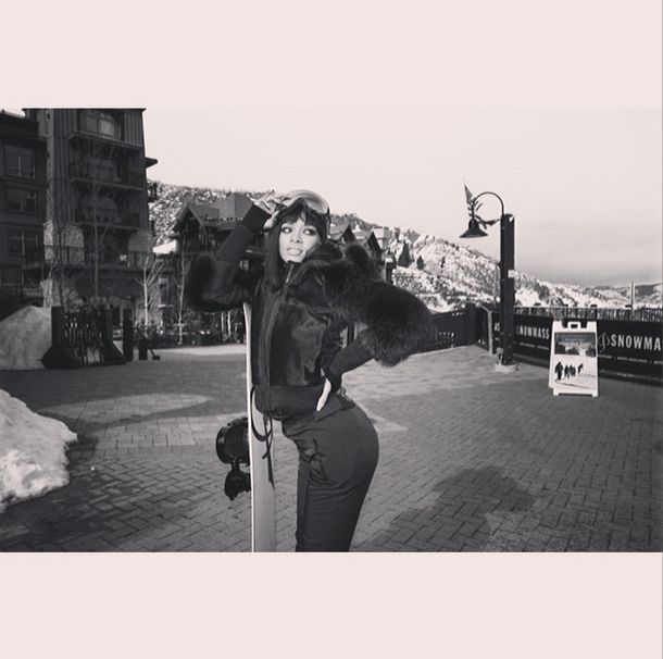 Rihanna szaleje na nartach (FOTO) Rihanna szaleje na nartach (FOTO)