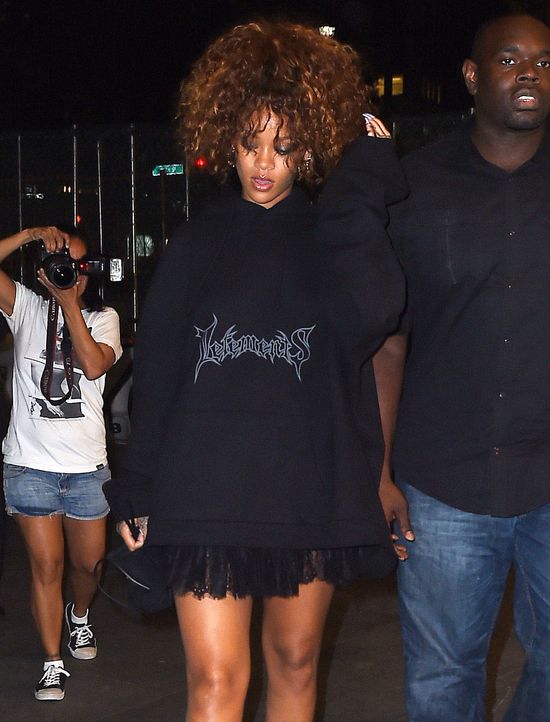 Tym razem Rihanna mocno przekombinowała? (FOTO) Tym razem Rihanna mocno przekombinowała? (FOTO)