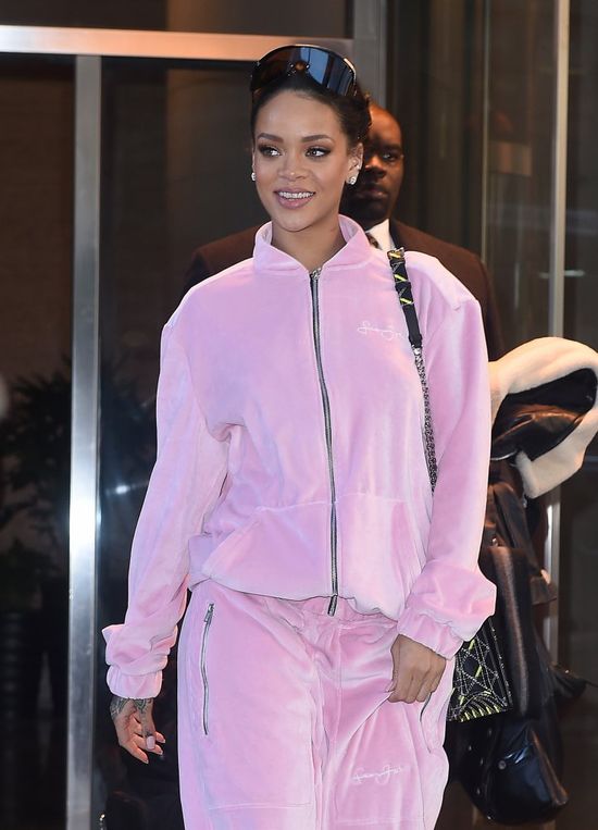 Królowa stylu przywraca do łask welurowe dresy? (FOTO)