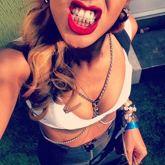 Spontaniczny wsytęp Rihanny (FOTO)