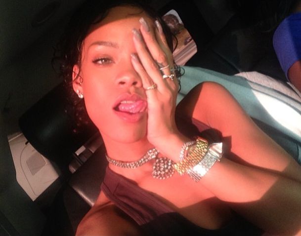 Rihanna ma sposób na rozstania (FOTO) Rihanna ma sposób na rozstania (FOTO)