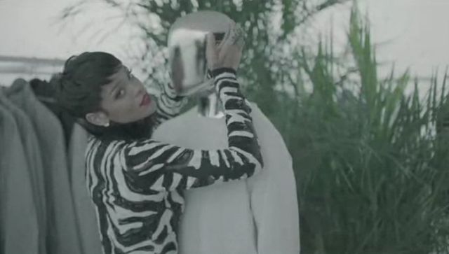 Rihanna w nowym teledysku jako Fashion Killa [VIDEO]