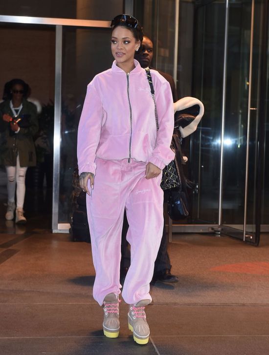 Królowa stylu przywraca do łask welurowe dresy? (FOTO)