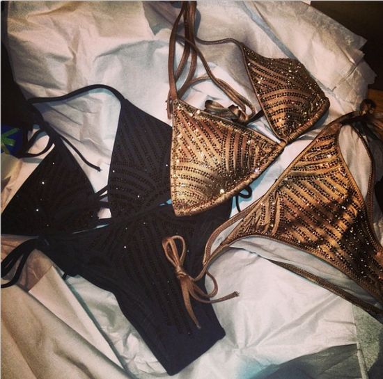 Rihanna chwali się świątecznymi łupami (FOTO) Rihanna chwali się świątecznymi łupami (FOTO)