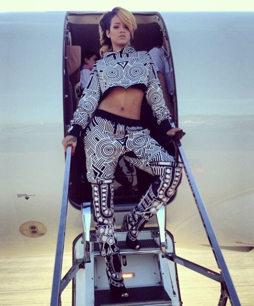 Kolejna odsłona piersi Rihanny (FOTO)