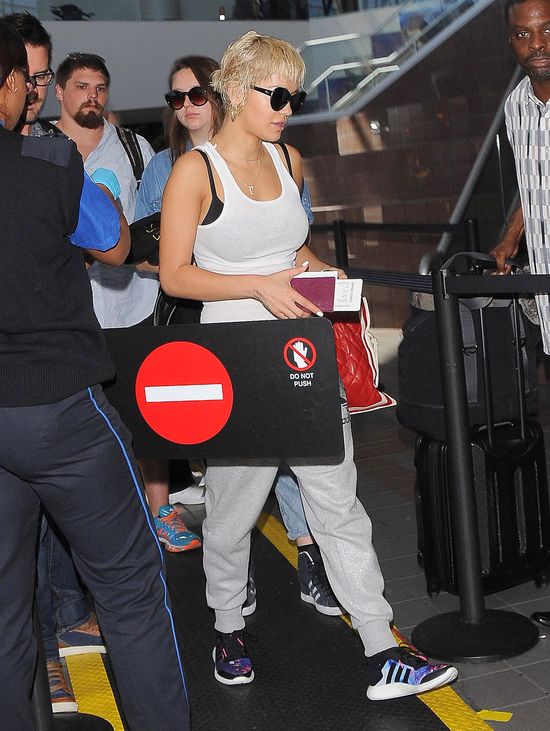 Co za różnica! Rita Ora bez peruki (FOTO)