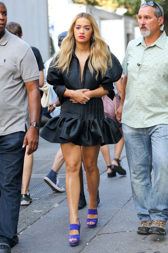 Na ile frontów gra Rita Ora? U kogo nocowała wczoraj w nocy?