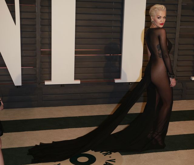 Ora pokazała światu swoją pupę na after party po Oscarach Ora pokazała światu swoją pupę na after party po Oscarach