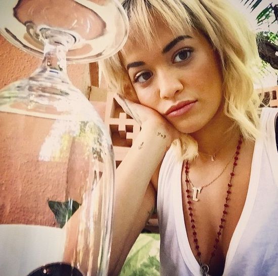 Jak wygląda Rita Ora bez peruki? (FOTO) Jak wygląda Rita Ora bez peruki? (FOTO)