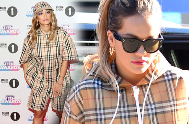 Rita Ora w kratce Burberry – jedną z tych stylizacji internauci wyśmiali…