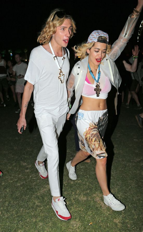 Rita Ora z uszami Myszki Miki (FOTO) Rita Ora z uszami Myszki Miki (FOTO)