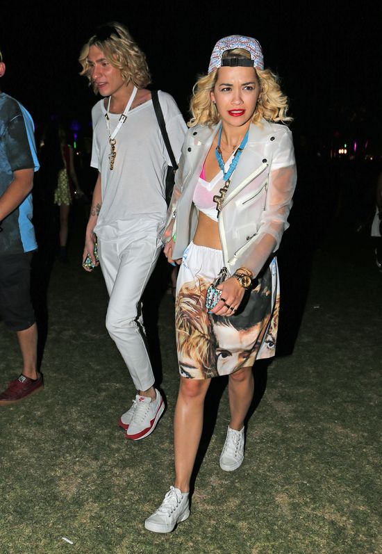 Rita Ora z uszami Myszki Miki (FOTO) Rita Ora z uszami Myszki Miki (FOTO)