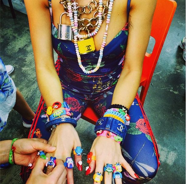 Po manikiurze za 170 000zł przyszedł czas na... (FOTO)