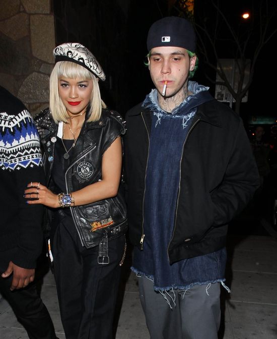 Tak krótkich włosów Rita Ora dawno nie miała (FOTO) Tak krótkich włosów Rita Ora dawno nie miała (FOTO)
