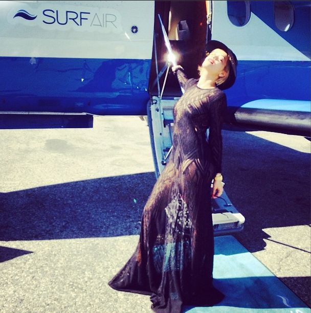 Rita Ora wodzi na pokusznie (FOTO) Rita Ora wodzi na pokusznie (FOTO)