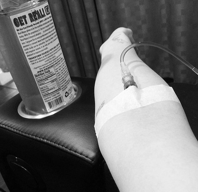 Rita Ora wylądowała w szpitalu! (FOTO) Rita Ora wylądowała w szpitalu! (FOTO)