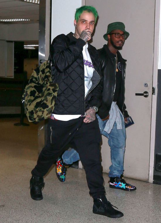 Rita Ora z chłopakiem na lotnisku (FOTO)