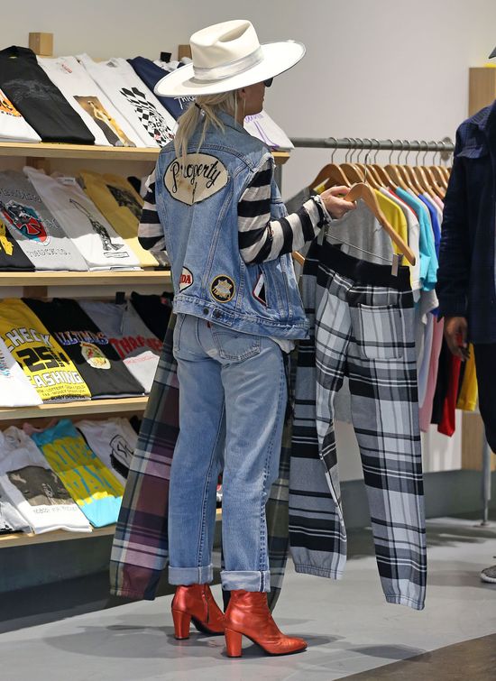 Ta gwiazda lubi odważne stylizacje (FOTO)