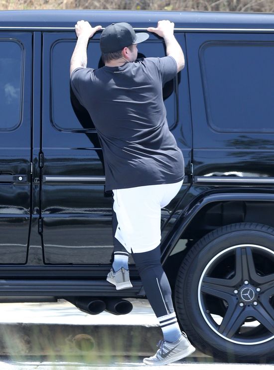 Dlaczego nie brata Kim Kardashian na jej ślubnych zdjęciach?